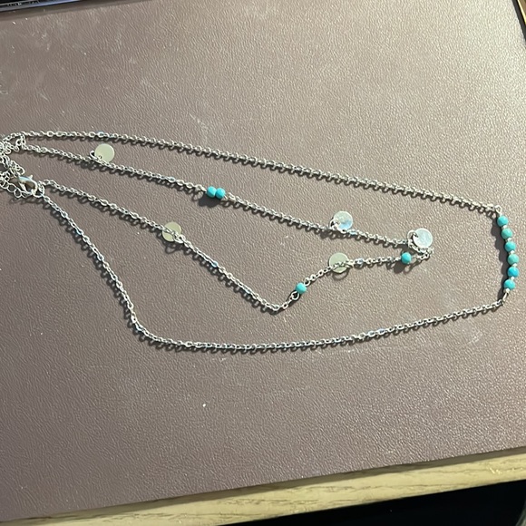 Double stranded necklace on a triple rhodium plated band - Picture 2 of 6